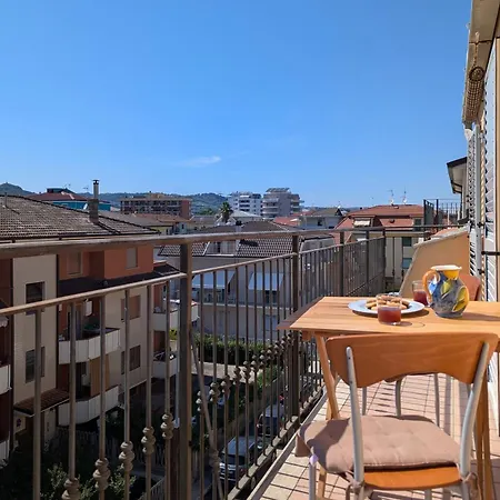Terza Fila Mare 3 Minuti A Piedi Aria Condizionata By Wehostyou Διαμέρισμα